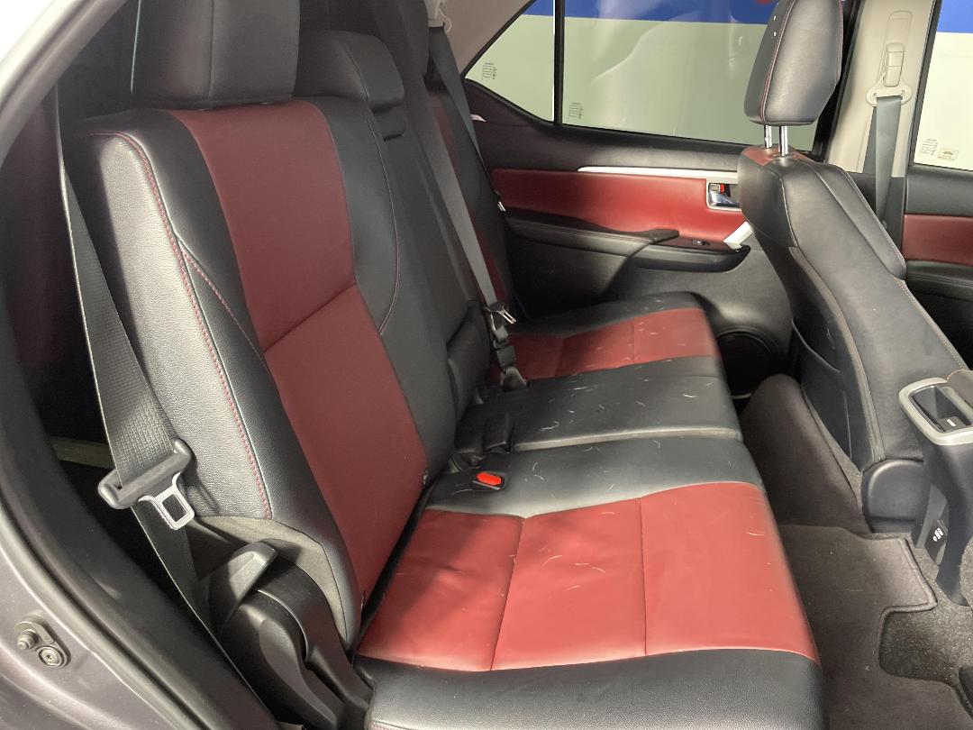 Photo '20' of Toyota Fortuner Photo '20' of Toyota Fortuner