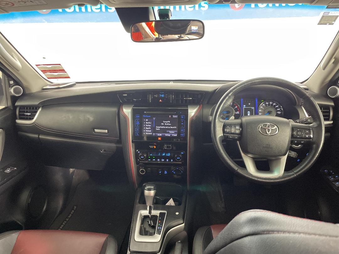 Photo '17' of Toyota Fortuner Photo '17' of Toyota Fortuner