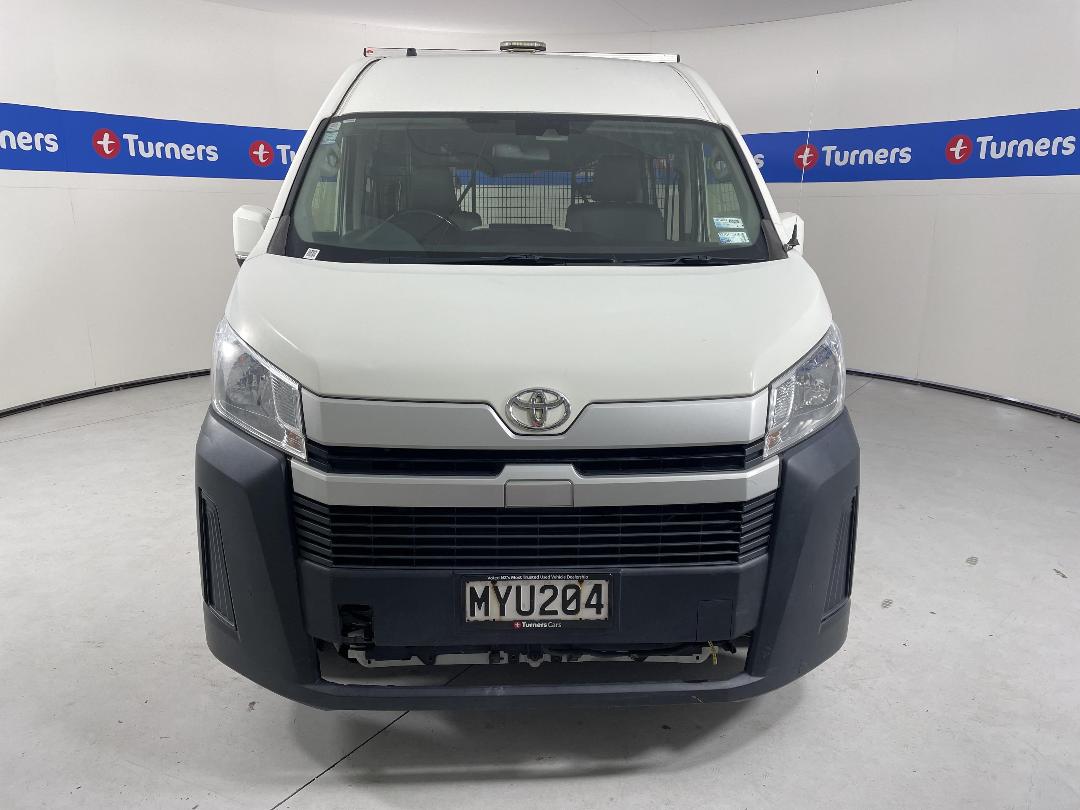 Photo '2' of Toyota Hiace