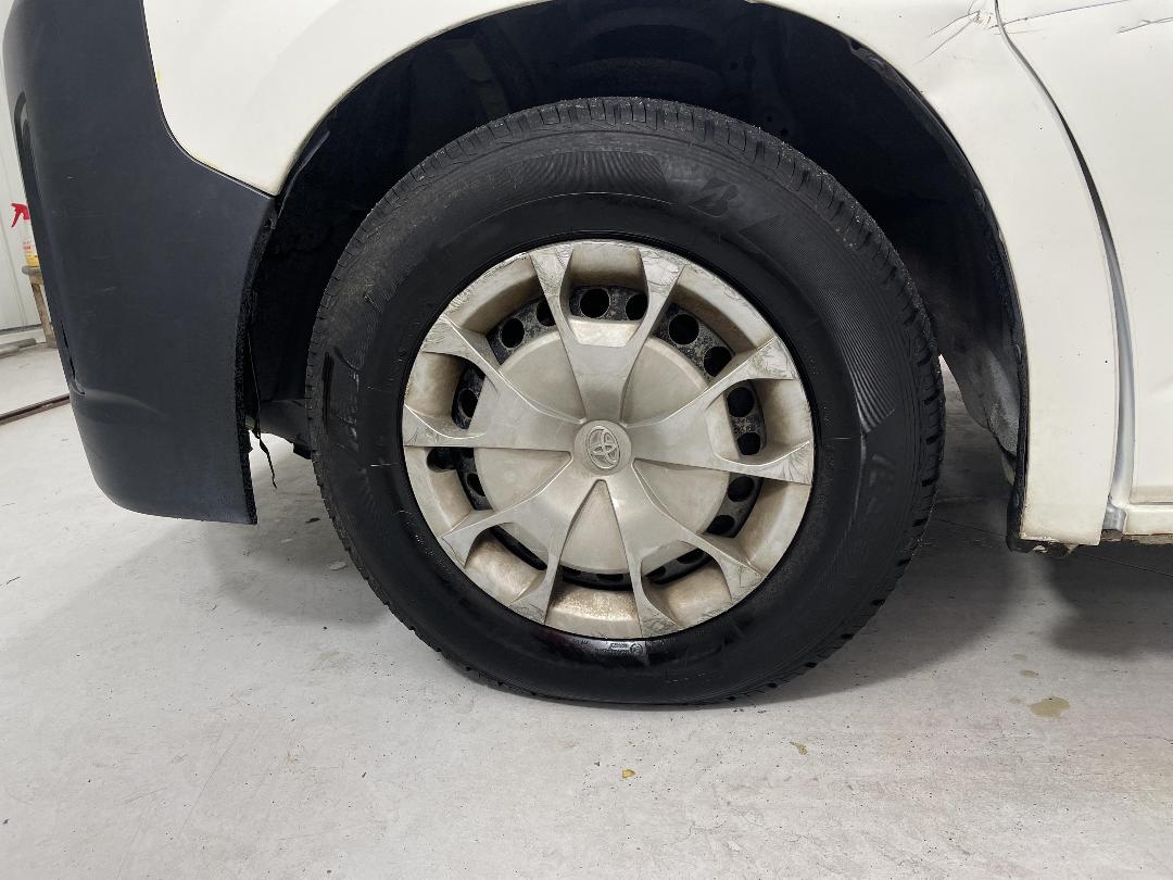 Photo '10' of Toyota Hiace