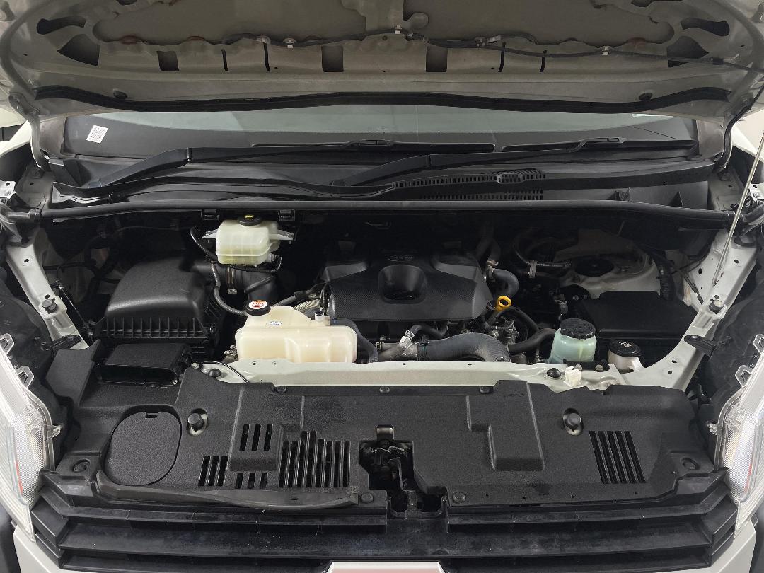 Photo '13' of Toyota Hiace