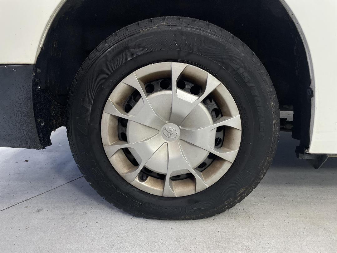 Photo '12' of Toyota Hiace