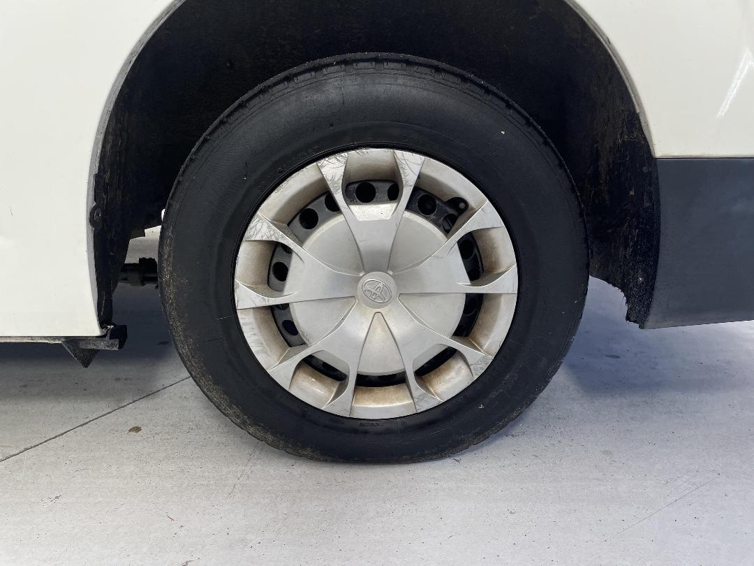 Photo '11' of Toyota Hiace