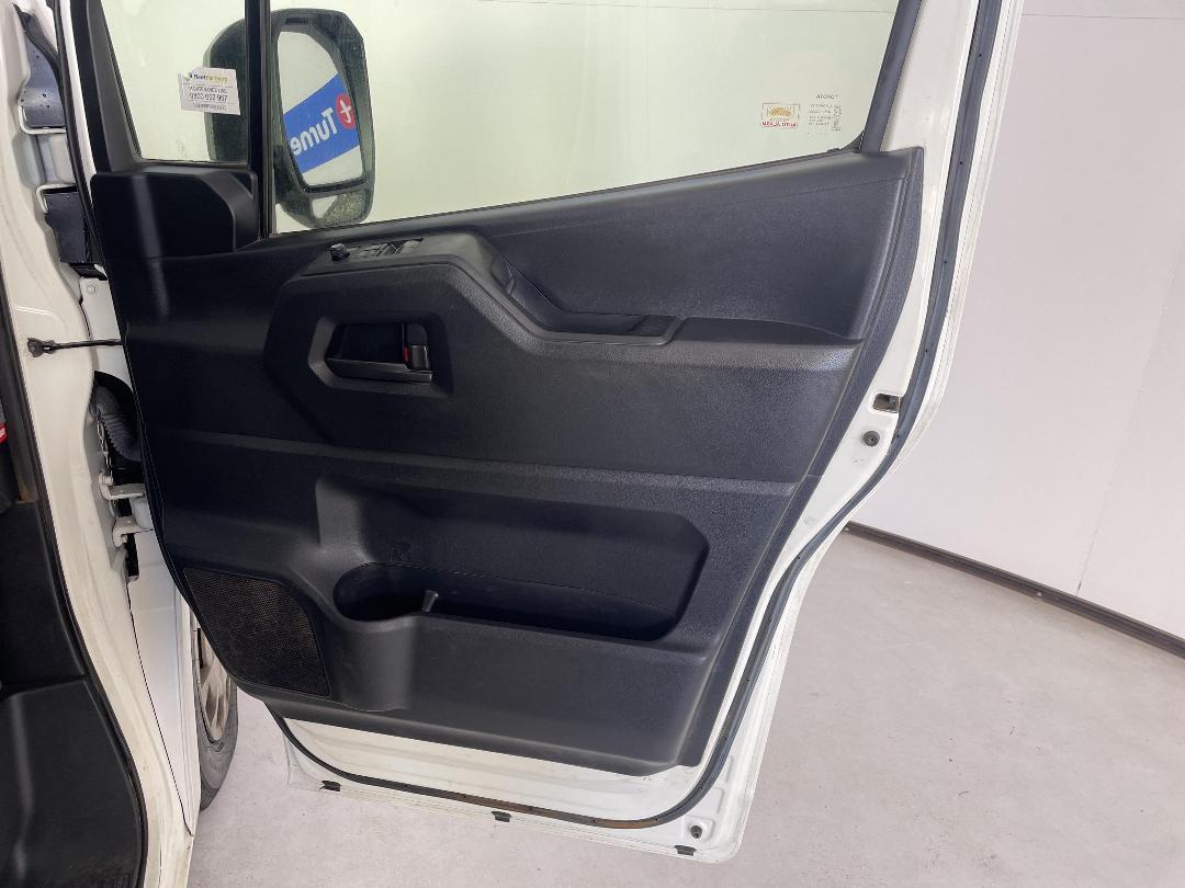 Photo '15' of Toyota Hiace