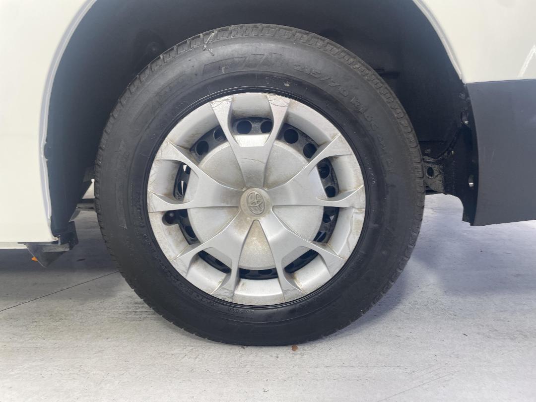 Photo '11' of Toyota Hiace