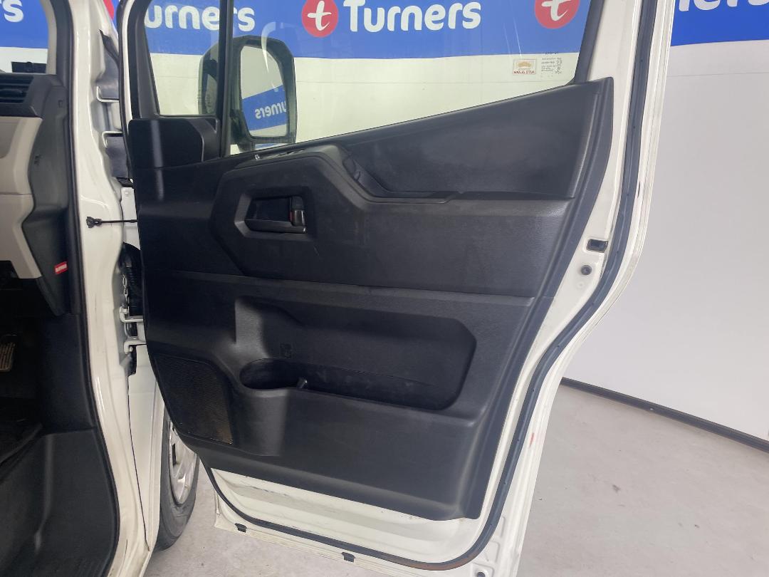 Photo '15' of Toyota Hiace