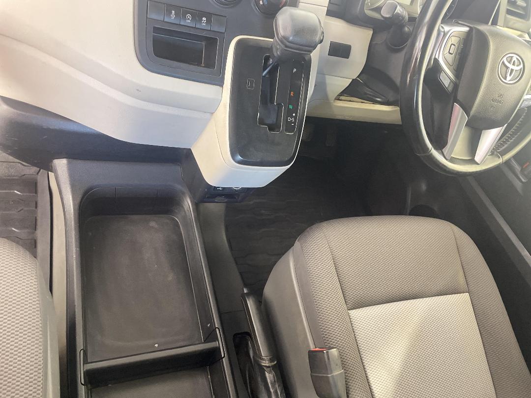 Photo '18' of Toyota Hiace