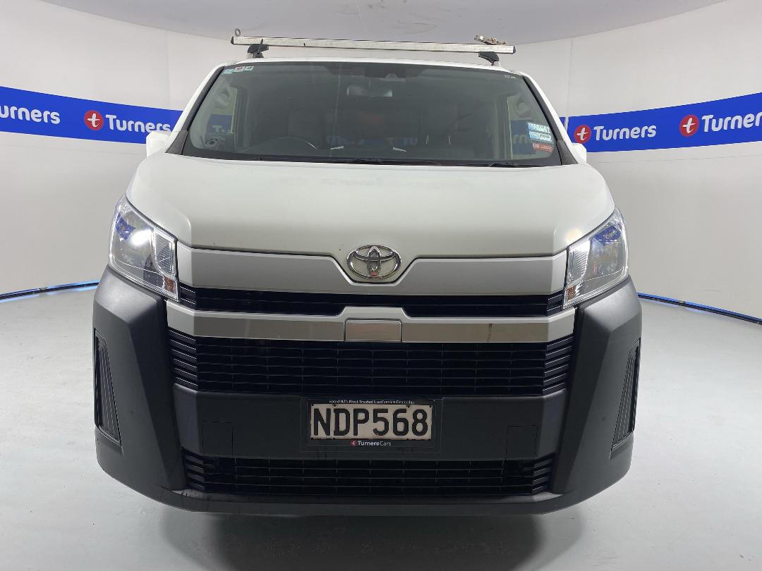 Photo '2' of Toyota Hiace