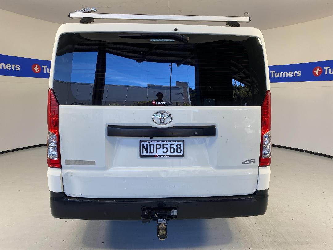 Photo '6' of Toyota Hiace