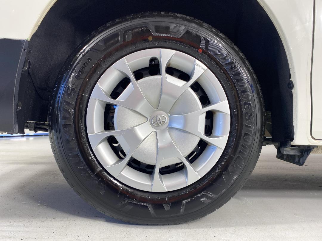 Photo '12' of Toyota Hiace