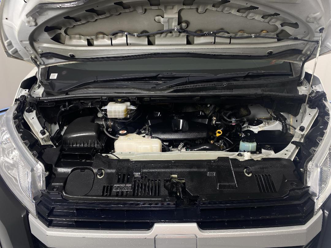 Photo '13' of Toyota Hiace