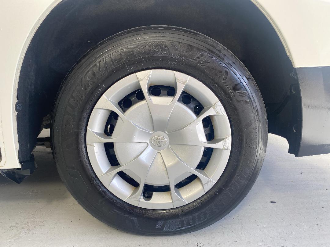 Photo '11' of Toyota Hiace