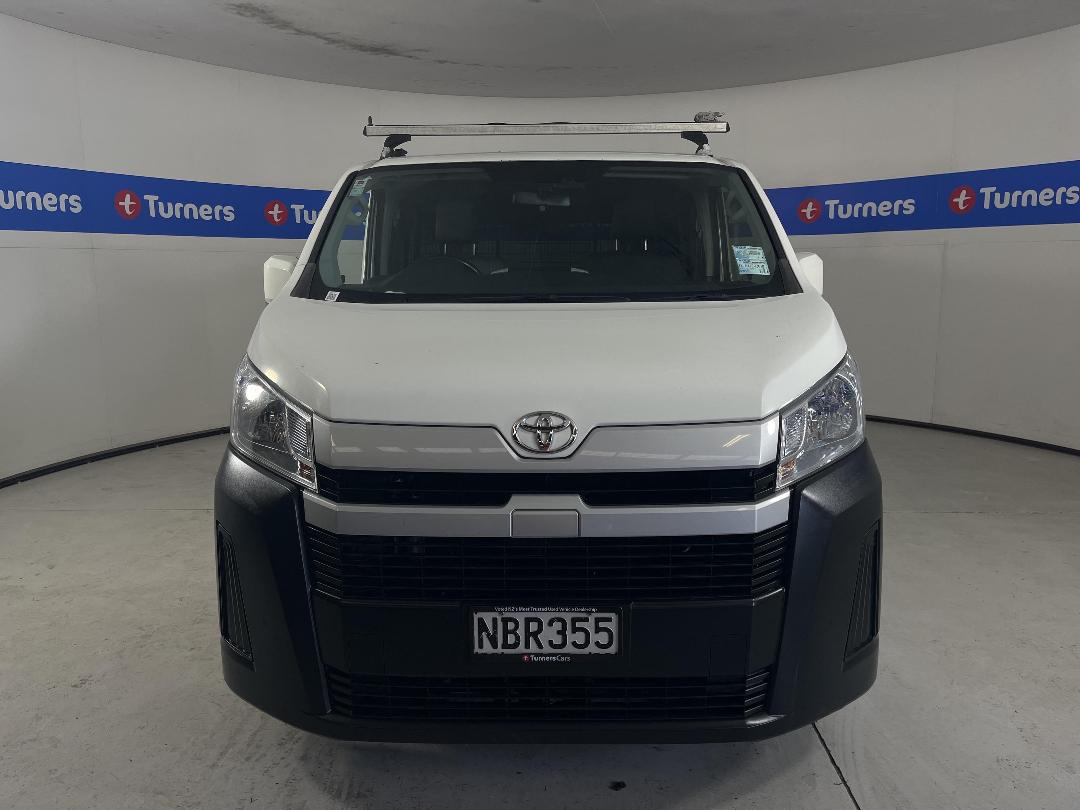 Photo '2' of Toyota Hiace