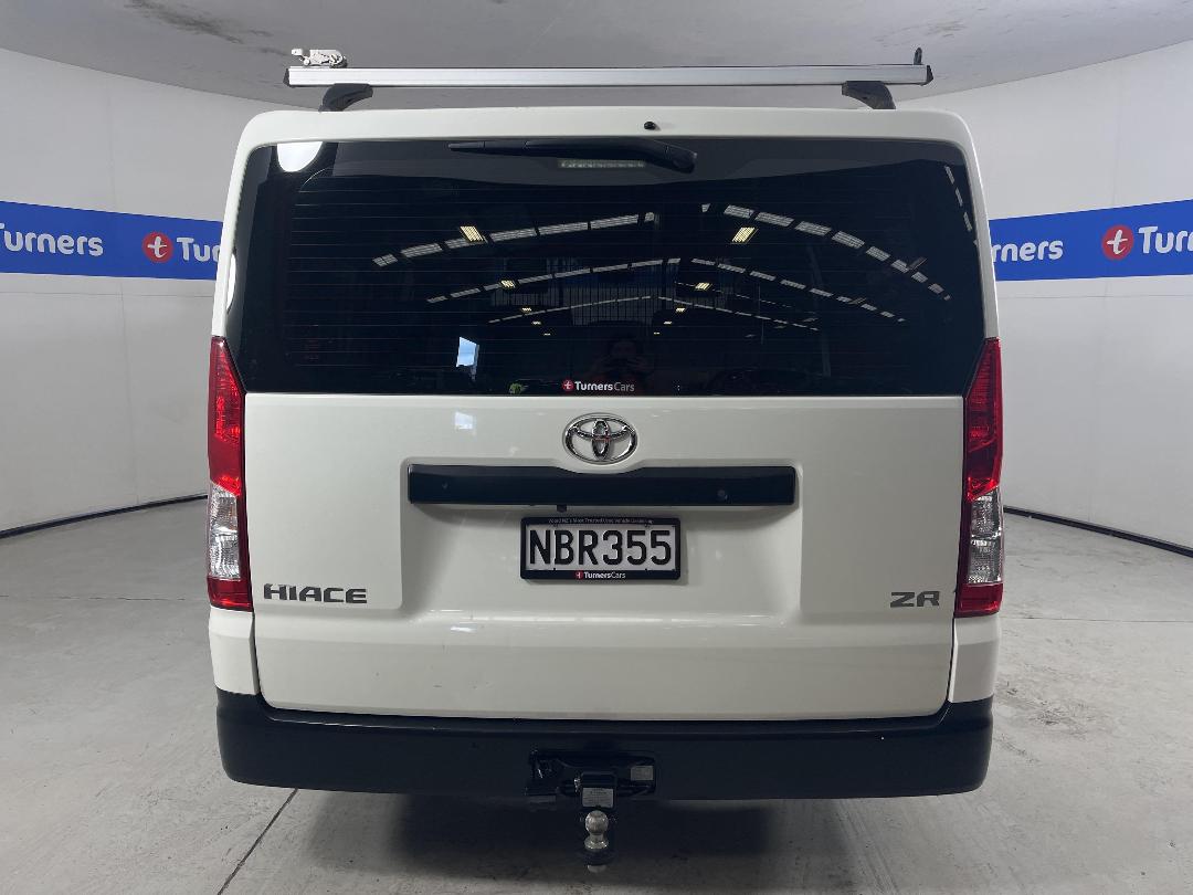 Photo '6' of Toyota Hiace