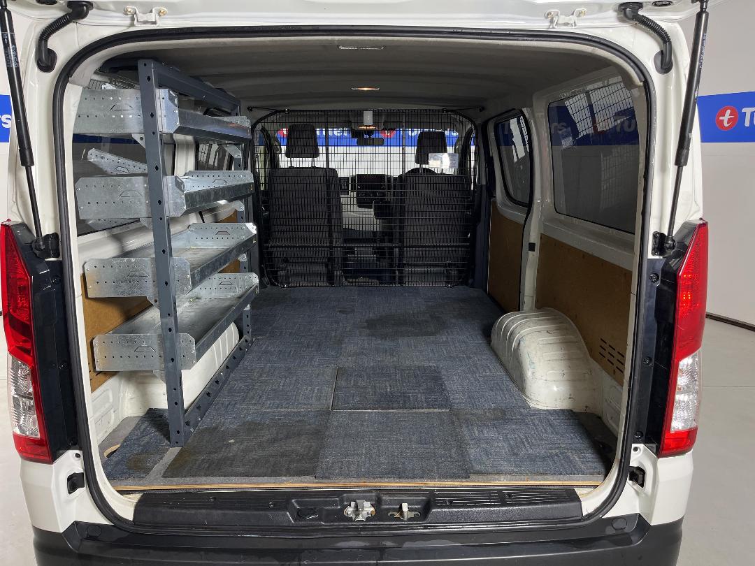 Photo '14' of Toyota Hiace Photo '14' of Toyota Hiace