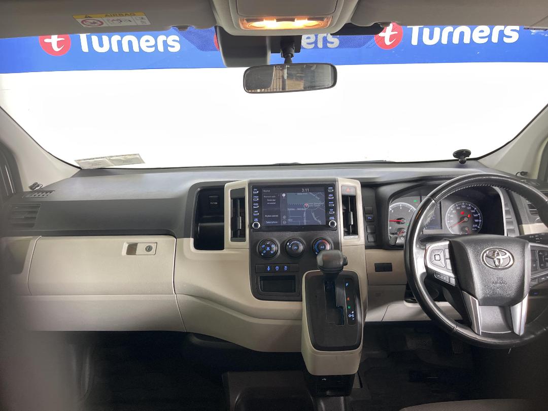 Photo '17' of Toyota Hiace Photo '17' of Toyota Hiace