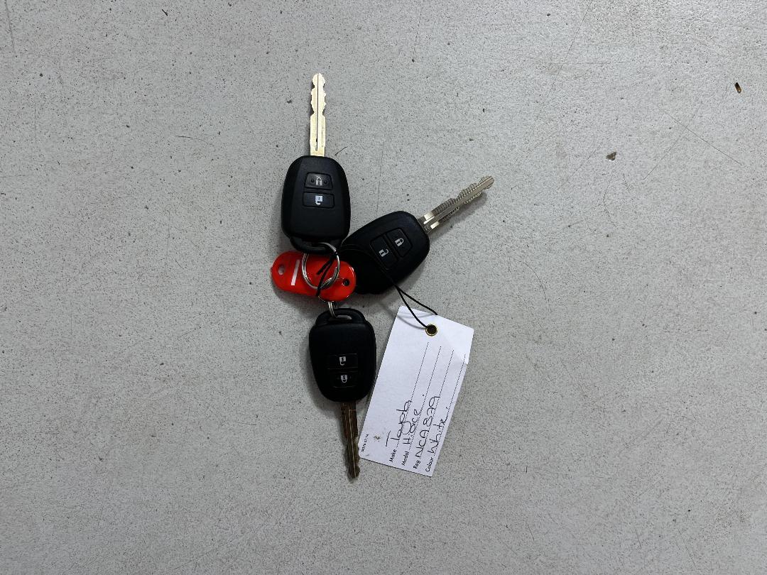 Photo '22' of Toyota Hiace Photo '22' of Toyota Hiace