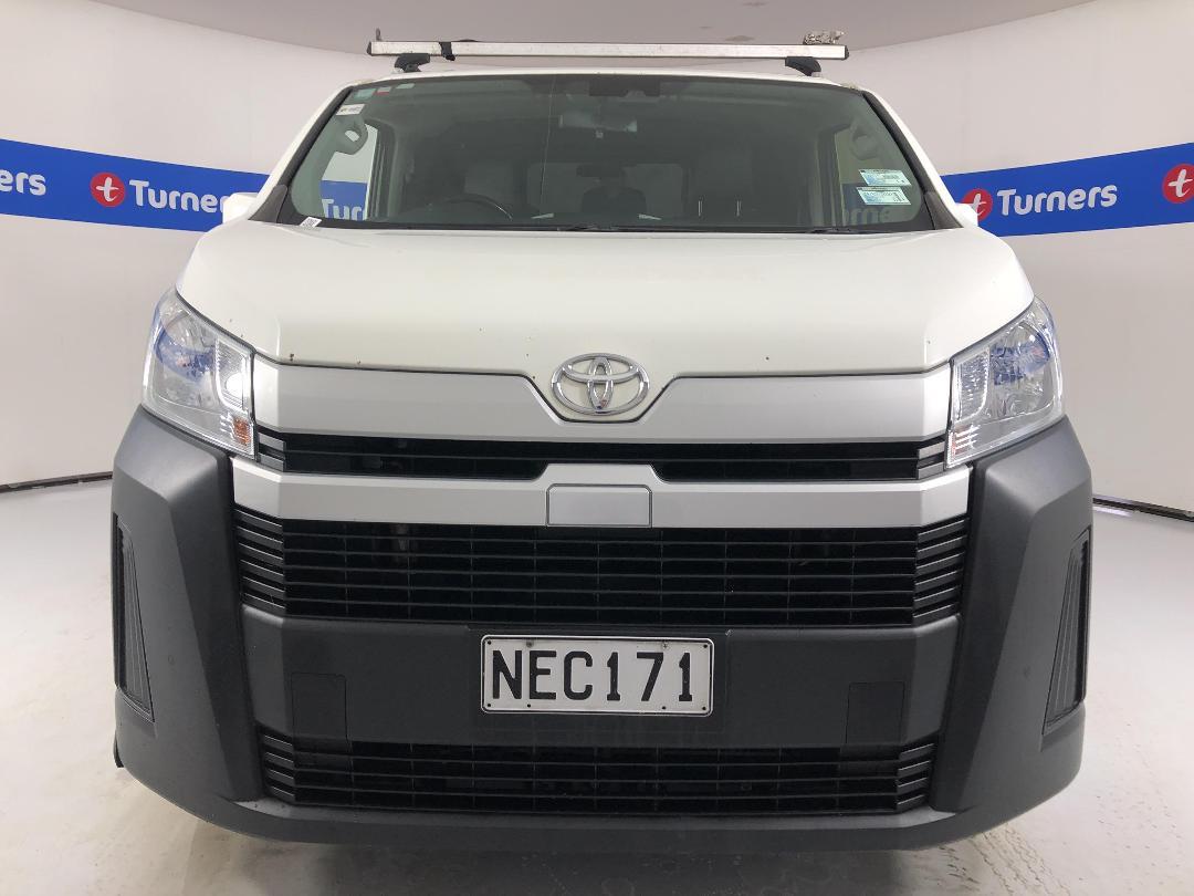 Photo '2' of Toyota Hiace