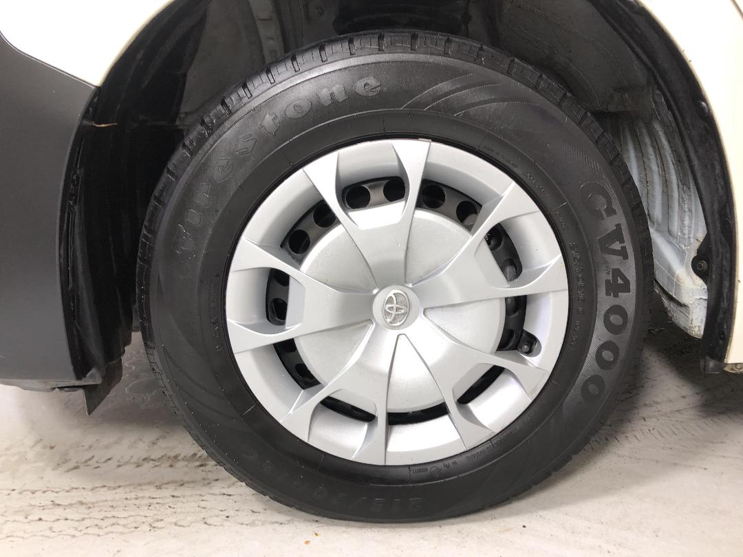 Photo '10' of Toyota Hiace