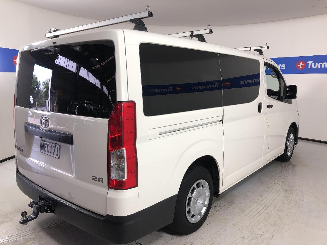 Photo '7' of Toyota Hiace