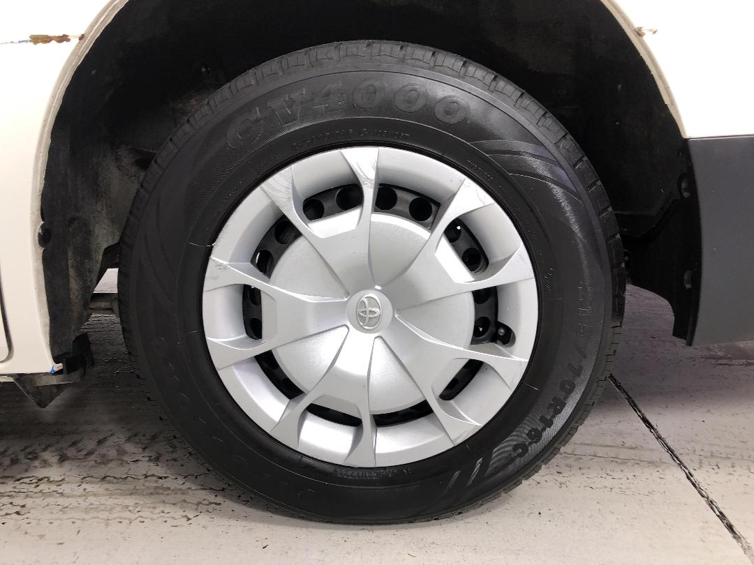 Photo '11' of Toyota Hiace