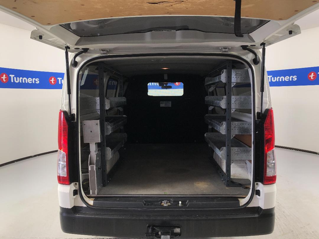 Photo '14' of Toyota Hiace