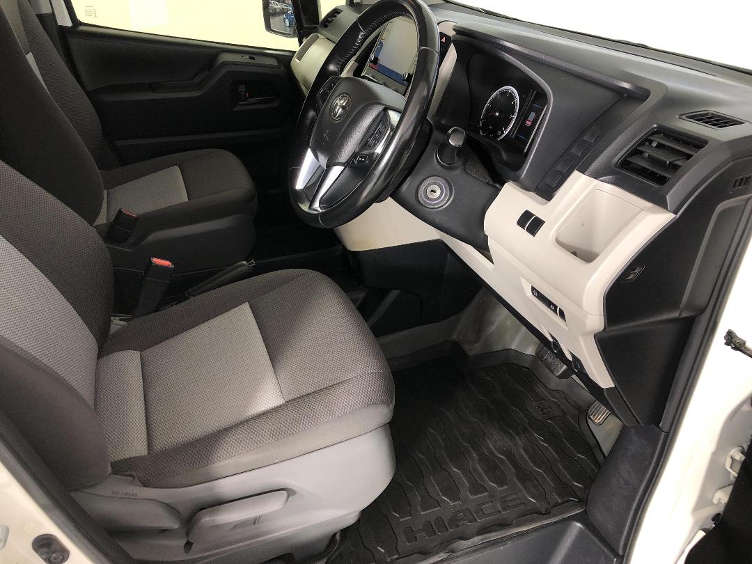 Photo '16' of Toyota Hiace