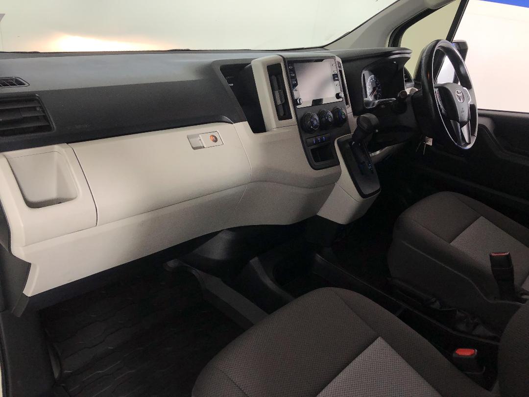 Photo '17' of Toyota Hiace