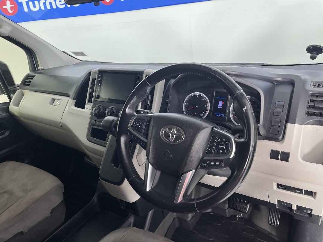 Photo '17' of Toyota Hiace Photo '17' of Toyota Hiace