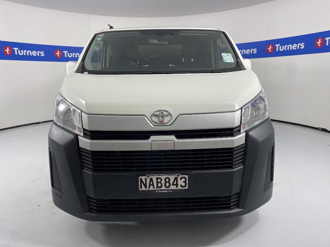 Photo '2' of Toyota Hiace