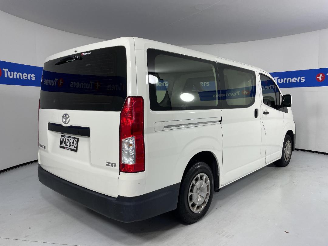Photo '7' of Toyota Hiace