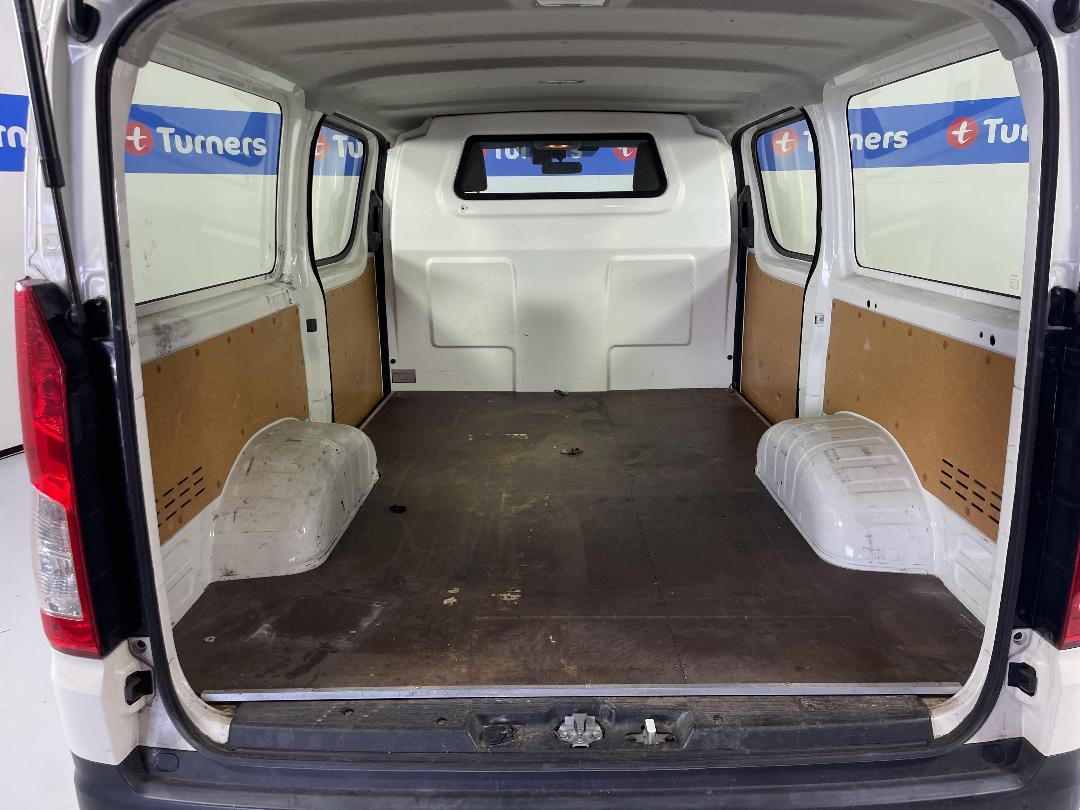 Photo '14' of Toyota Hiace