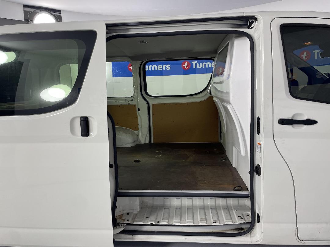 Photo '19' of Toyota Hiace