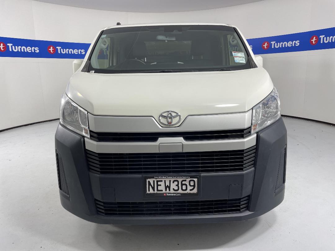 Photo '2' of Toyota Hiace