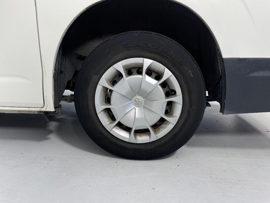 Photo '11' of Toyota Hiace