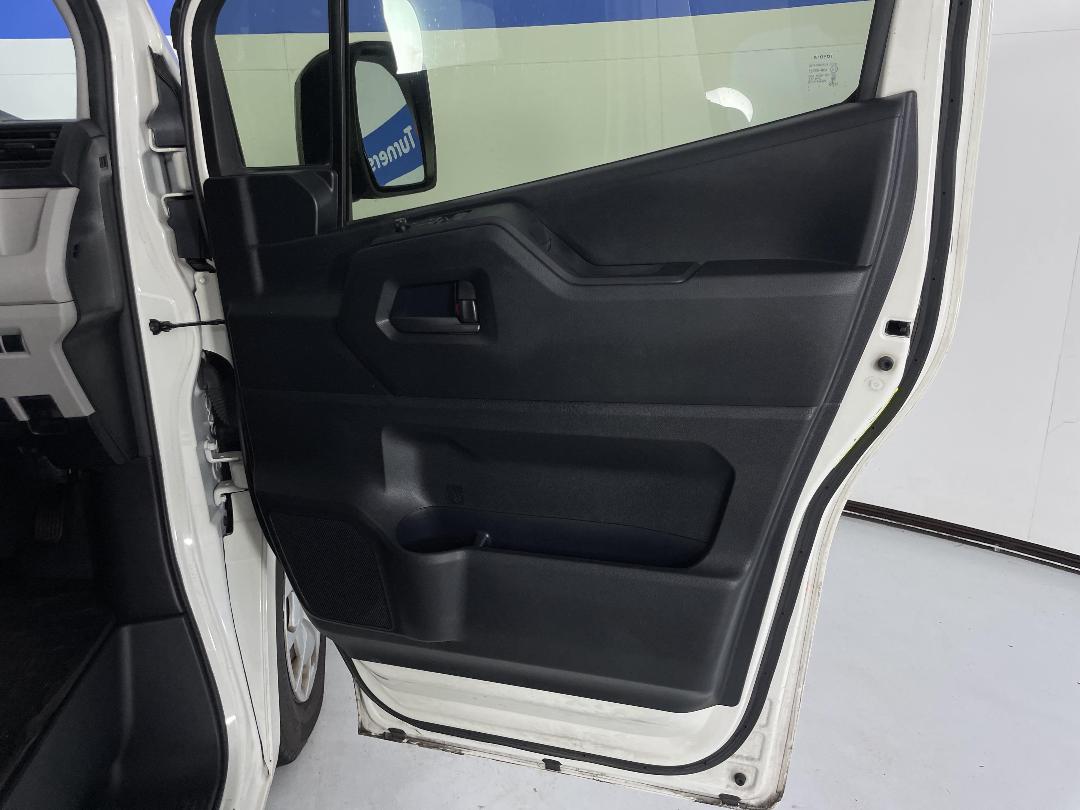 Photo '15' of Toyota Hiace