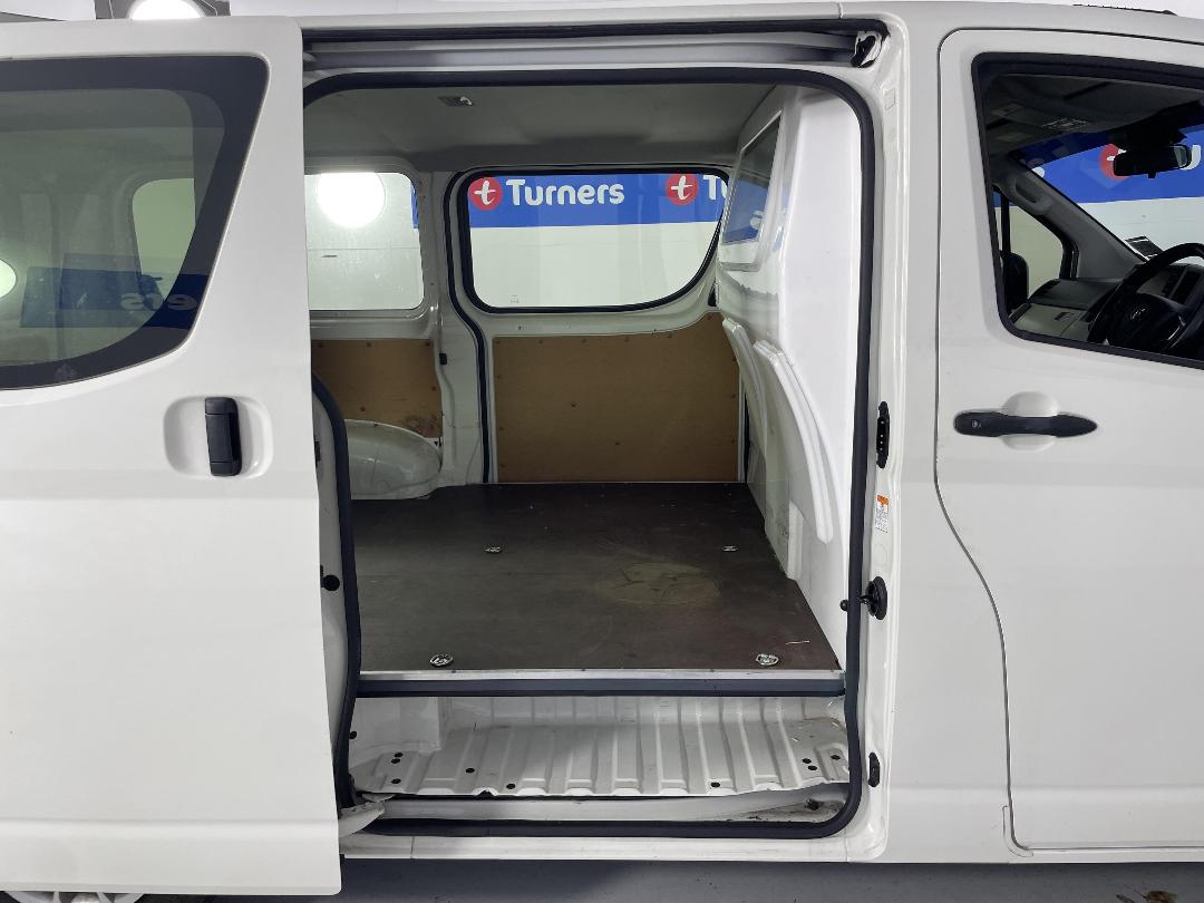 Photo '19' of Toyota Hiace