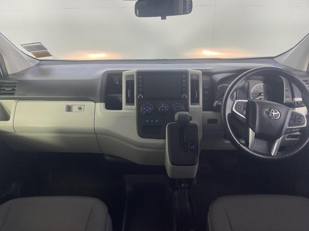 Photo '17' of Toyota Hiace