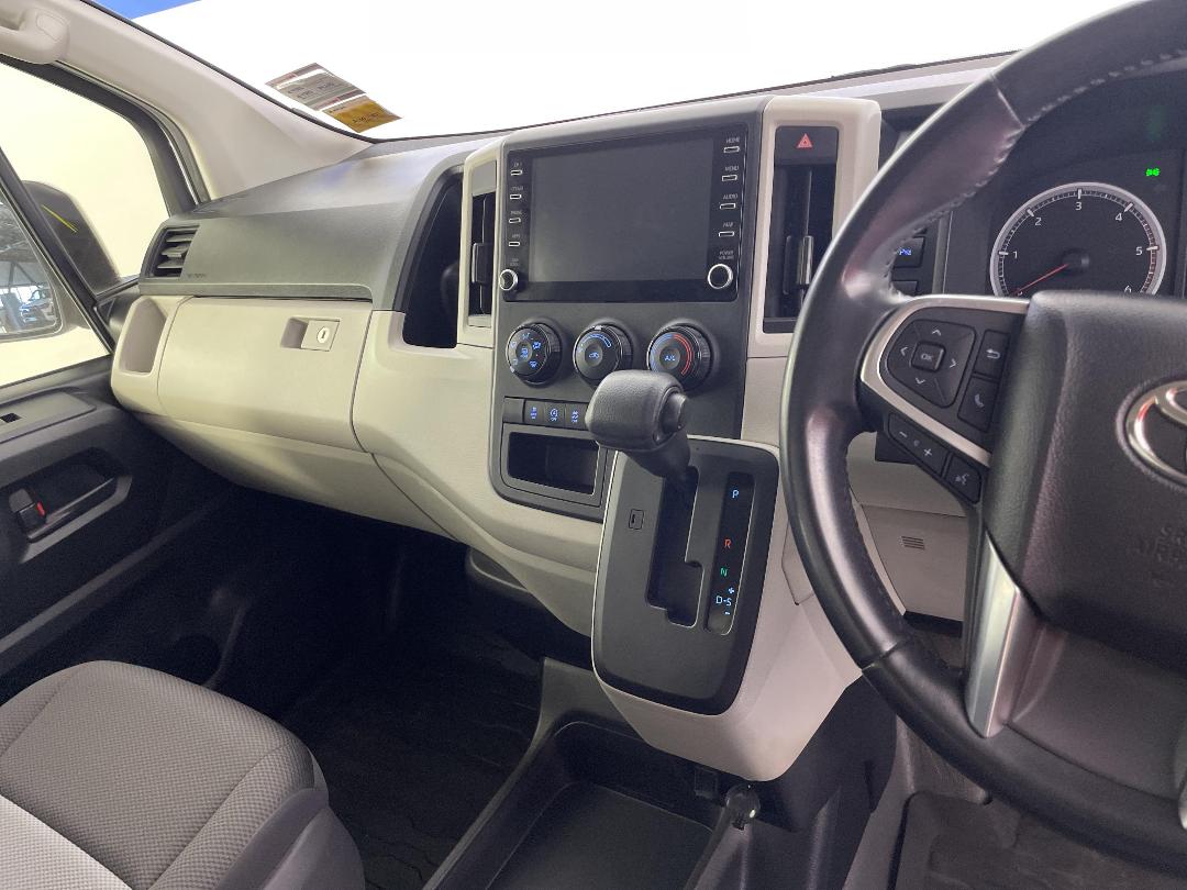 Photo '18' of Toyota Hiace