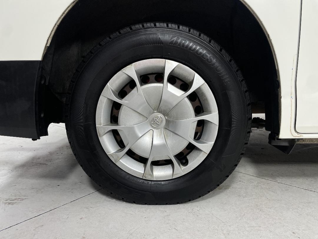 Photo '12' of Toyota Hiace