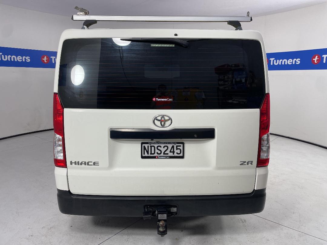 Photo '6' of Toyota Hiace