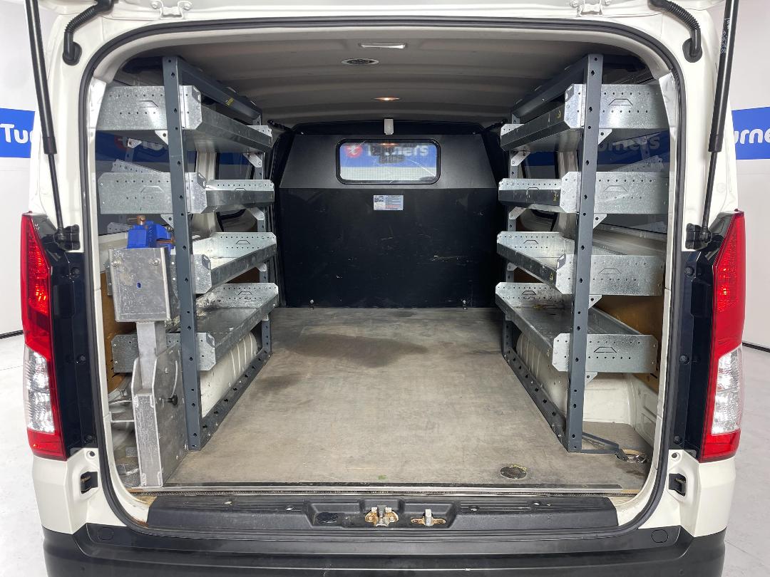 Photo '14' of Toyota Hiace