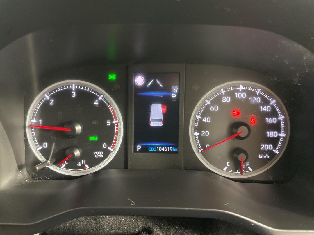 Photo '21' of Toyota Hiace