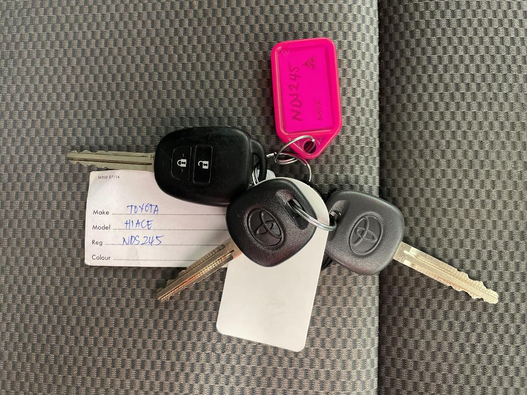 Photo '22' of Toyota Hiace