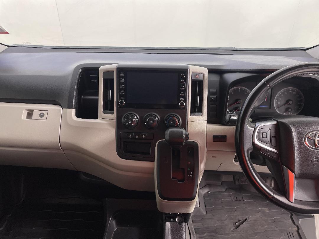 Photo '17' of Toyota Hiace