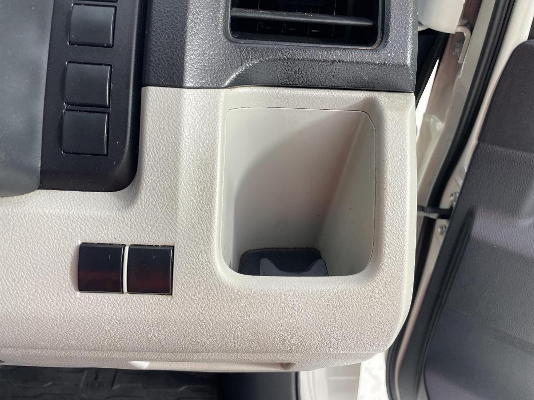 Photo '23' of Toyota Hiace