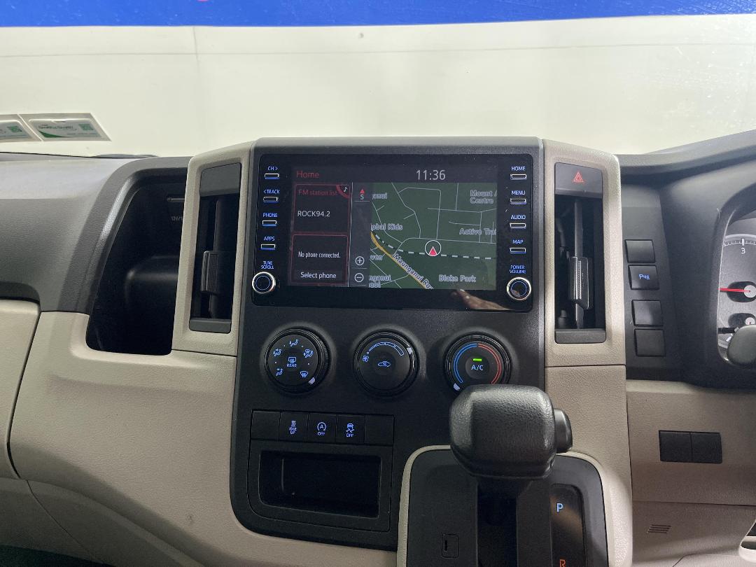 Photo '18' of Toyota Hiace Photo '18' of Toyota Hiace