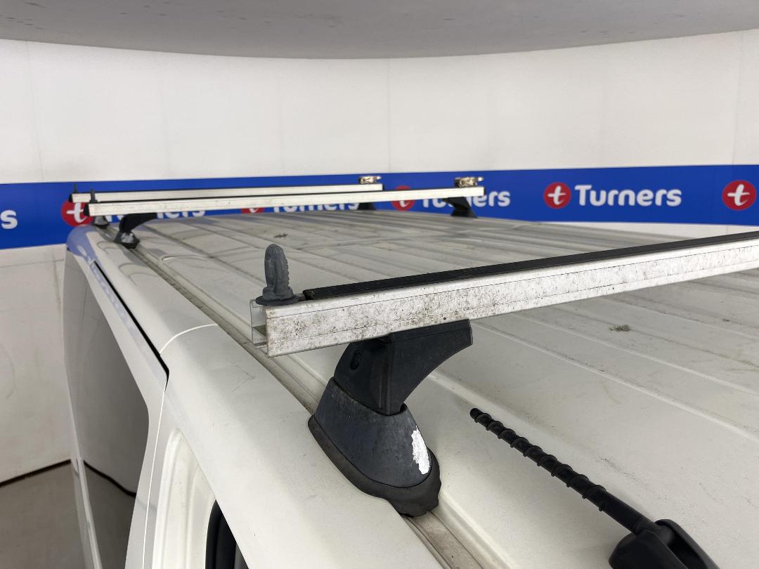 Photo '23' of Toyota Hiace Photo '23' of Toyota Hiace