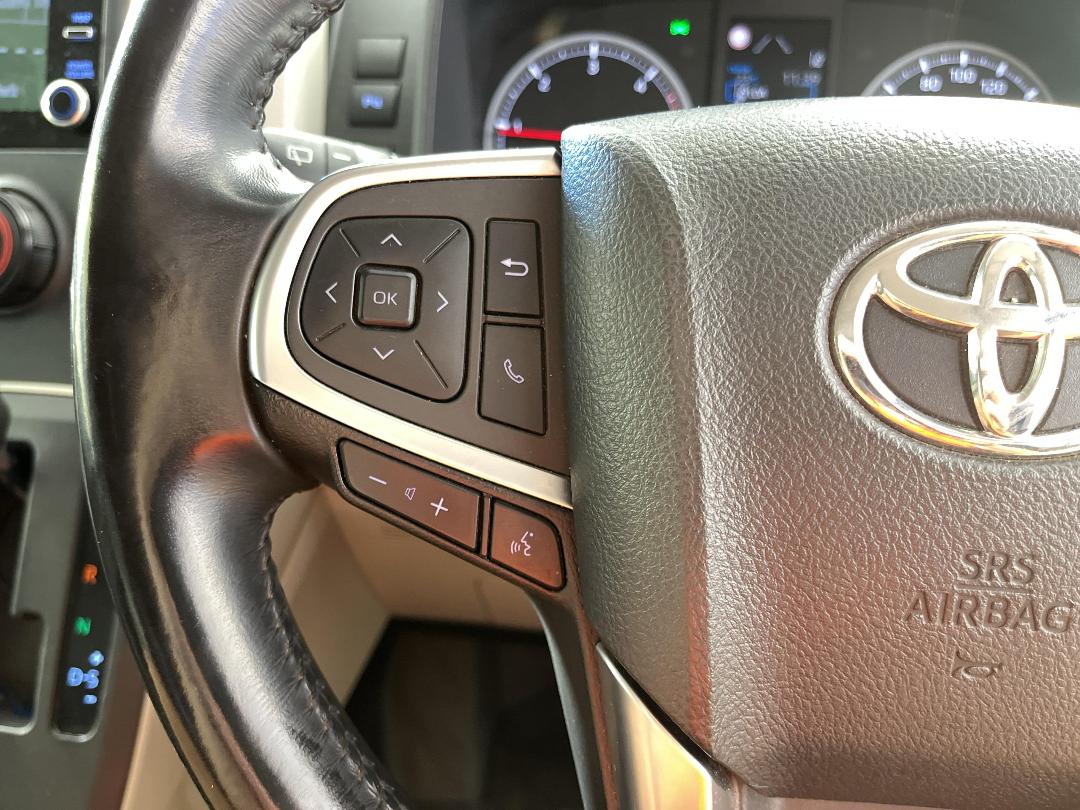 Photo '26' of Toyota Hiace Photo '26' of Toyota Hiace