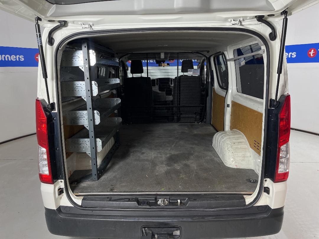 Photo '14' of Toyota Hiace Photo '14' of Toyota Hiace